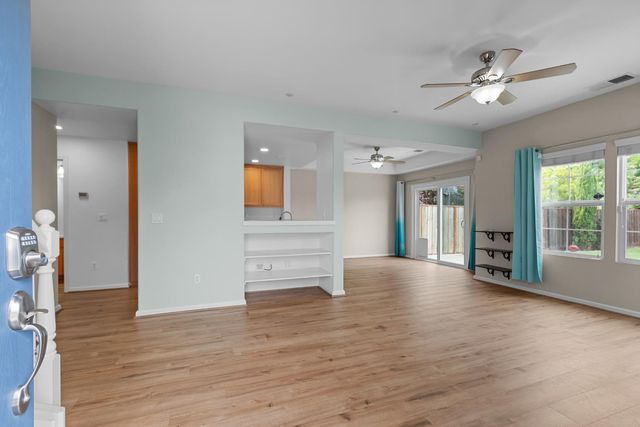 3817 Rock Creek Rd, West Sacramento, CA 95691