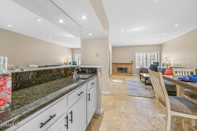 236 Country Club Drive B, Simi Valley, CA 93065