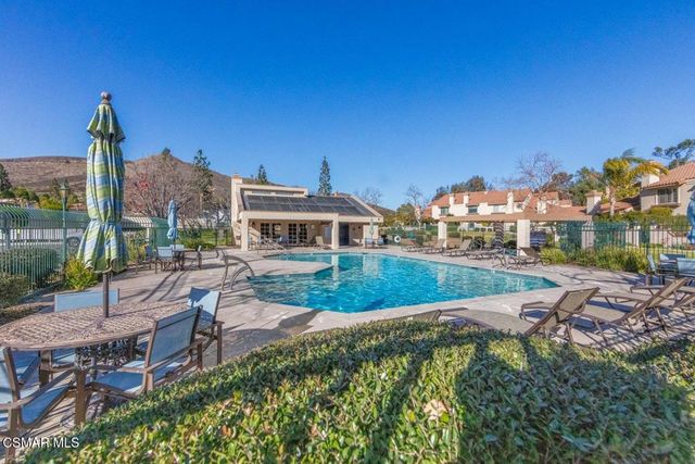 236 Country Club Drive B, Simi Valley, CA 93065