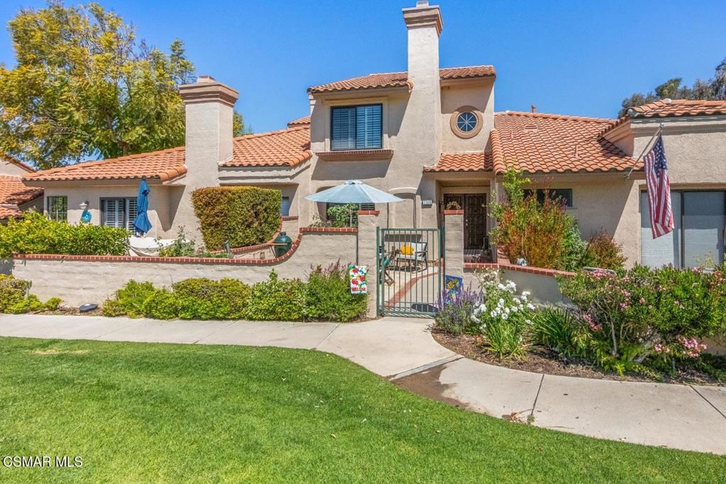 Image 1 of property listing at 236 Country Club Drive B, Simi Valley, CA 93065