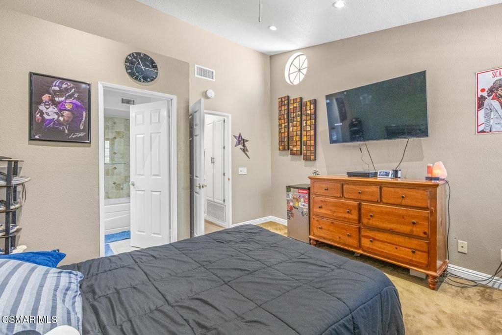 Image 17 of property listing at 236 Country Club Drive B, Simi Valley, CA 93065