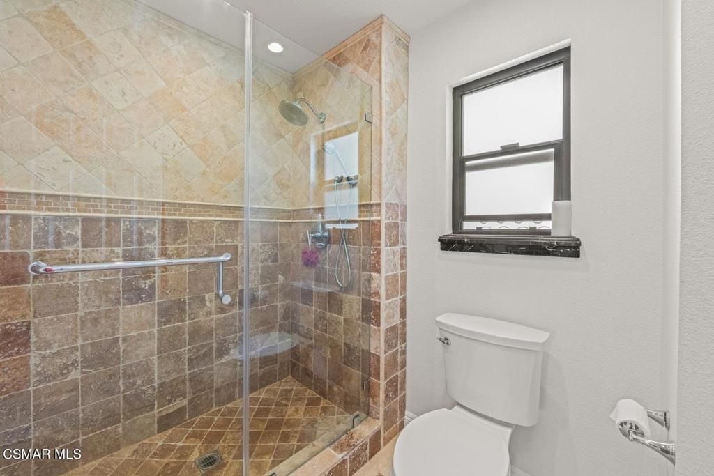 Image 22 of property listing at 236 Country Club Drive B, Simi Valley, CA 93065