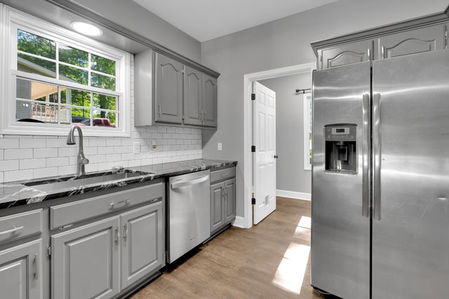 301 McKinney St, Estill Springs, TN 37330