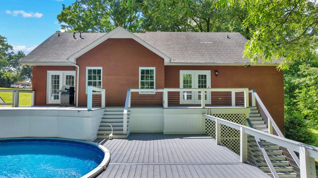 301 McKinney St, Estill Springs, TN 37330
