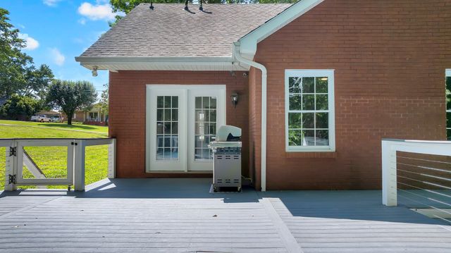 301 McKinney St, Estill Springs, TN 37330