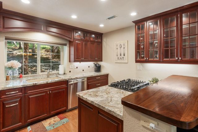 3148 Amber Trl, Pollock Pines, CA 95726