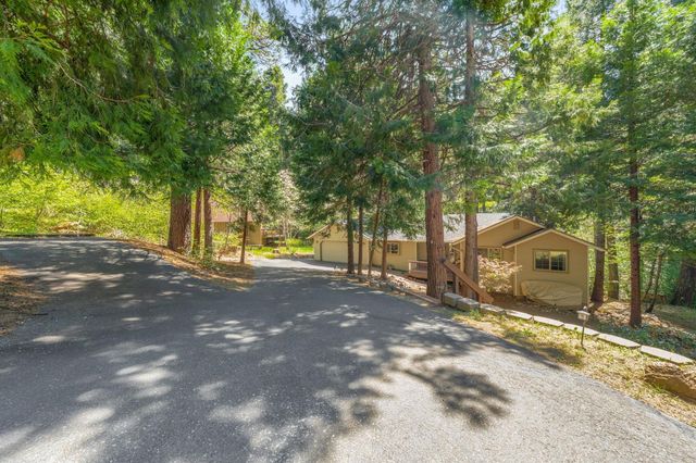 3148 Amber Trl, Pollock Pines, CA 95726