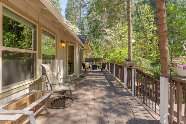 3148 Amber Trl, Pollock Pines, CA 95726