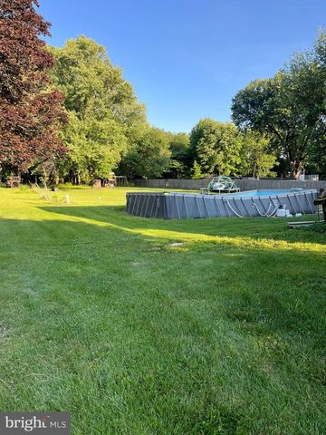 1837 LARKIN RD, Upper Chichester, PA 19061