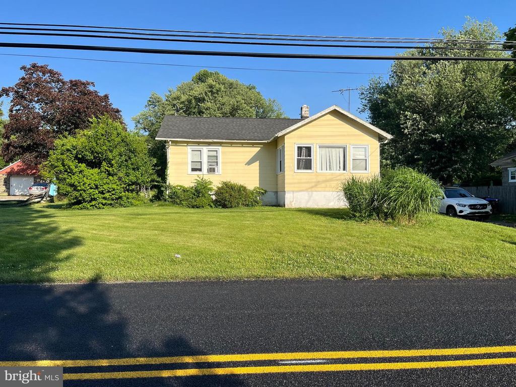 1837 LARKIN RD, Upper Chichester, PA 19061
