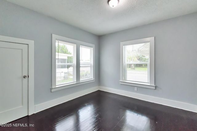29 21 Street W, Jacksonville, FL 32206