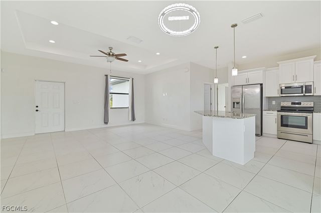 1102 NE 16th PL, Cape Coral, FL 33909