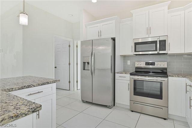 1102 NE 16th PL, Cape Coral, FL 33909