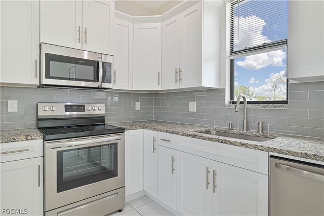 1102 NE 16th PL, Cape Coral, FL 33909