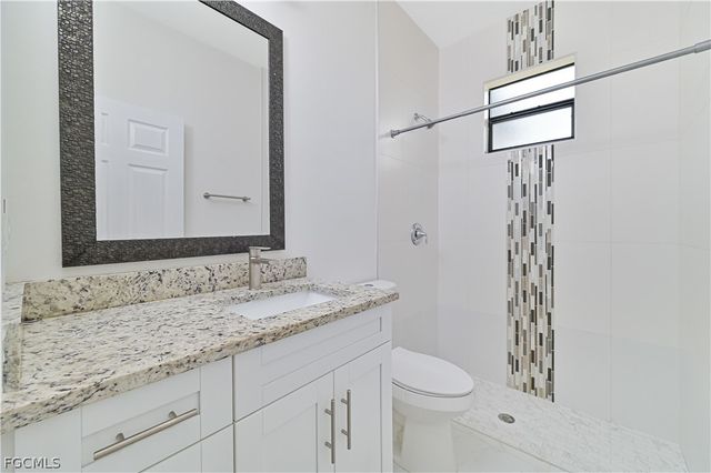 1102 NE 16th PL, Cape Coral, FL 33909