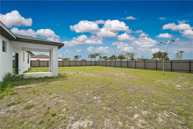 1102 NE 16th PL, Cape Coral, FL 33909