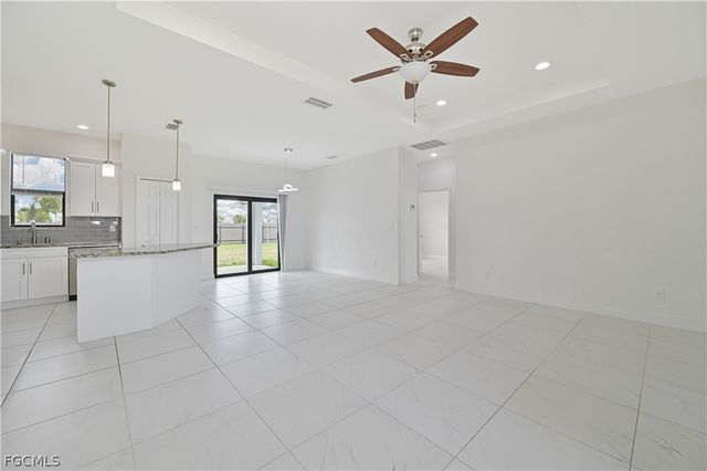 1102 NE 16th PL, Cape Coral, FL 33909