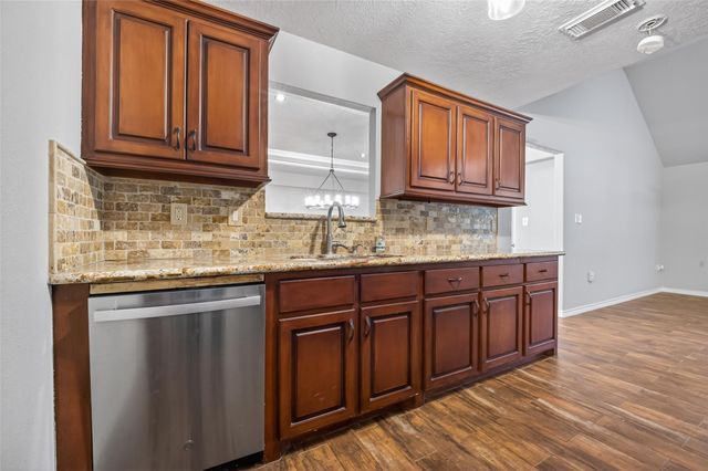 1007 W Cedar River Road, Conroe, TX 77316