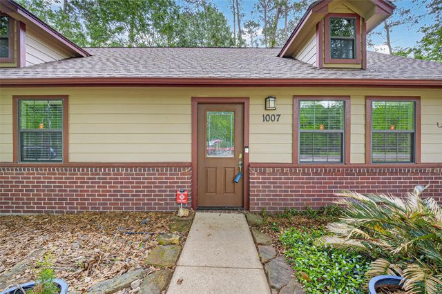 1007 W Cedar River Road, Conroe, TX 77316