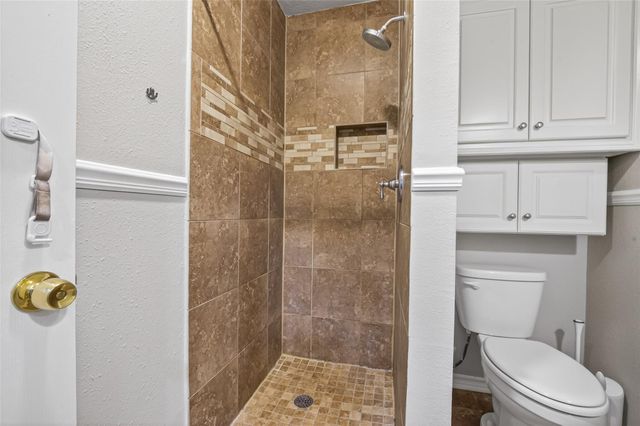 1007 W Cedar River Road, Conroe, TX 77316