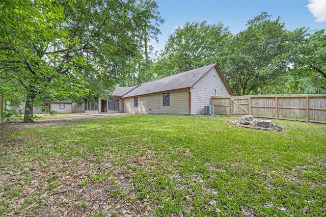 1007 W Cedar River Road, Conroe, TX 77316
