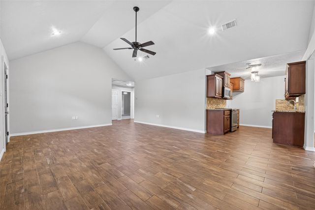 1007 W Cedar River Road, Conroe, TX 77316