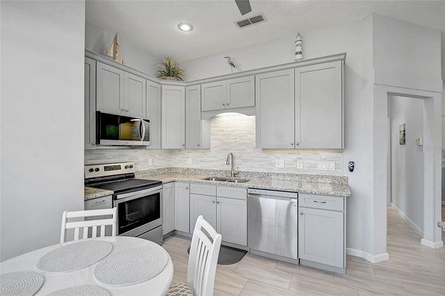 479 CATALINA ISLES CIRCLE 1, Venice, FL 34292