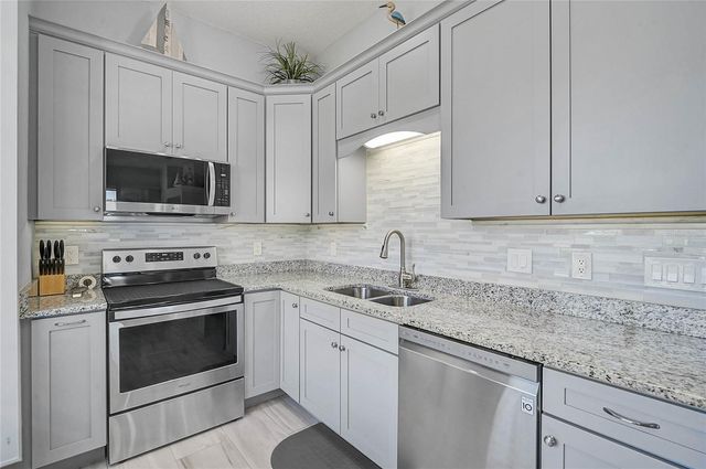 479 CATALINA ISLES CIRCLE 1, Venice, FL 34292