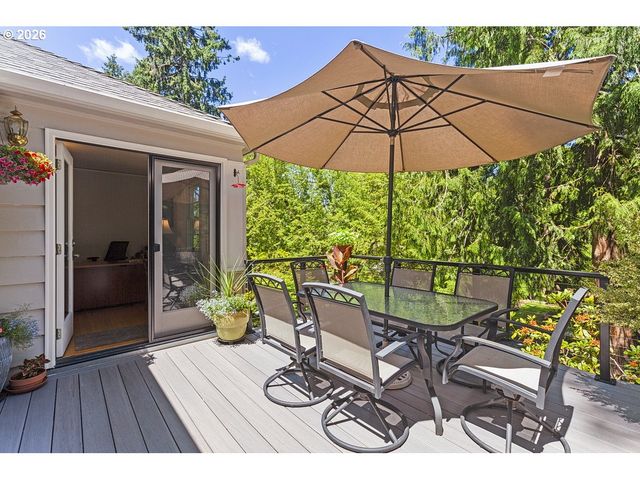 8175 Sw FAIRWAY Dr, Portland, OR 97225