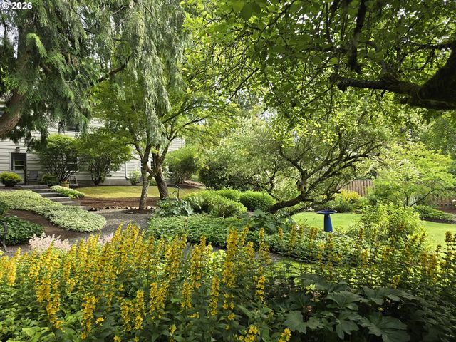 8175 Sw FAIRWAY Dr, Portland, OR 97225