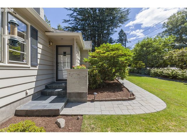 8175 Sw FAIRWAY Dr, Portland, OR 97225