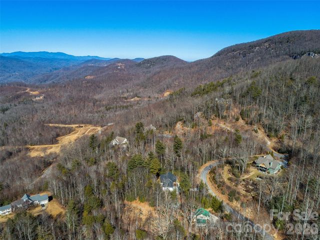 177 Shadow Run Road, Hendersonville, NC 28792