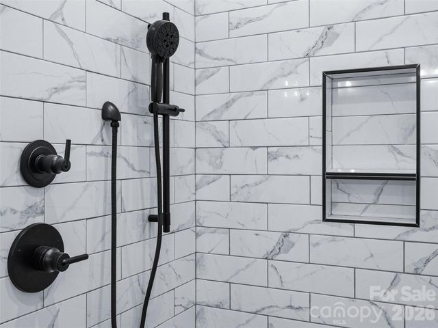 177 Shadow Run Road, Hendersonville, NC 28792