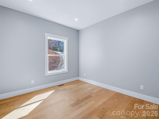 177 Shadow Run Road, Hendersonville, NC 28792