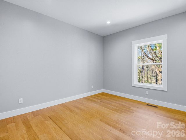 177 Shadow Run Road, Hendersonville, NC 28792