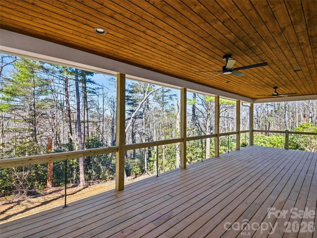 177 Shadow Run Road, Hendersonville, NC 28792