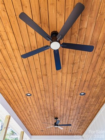 177 Shadow Run Road, Hendersonville, NC 28792