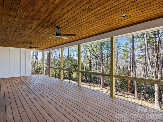 177 Shadow Run Road, Hendersonville, NC 28792