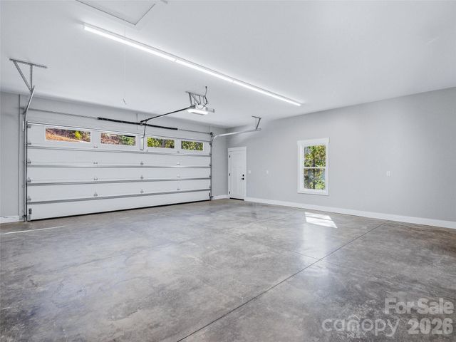 177 Shadow Run Road, Hendersonville, NC 28792