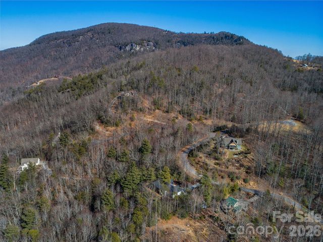 177 Shadow Run Road, Hendersonville, NC 28792