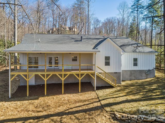 177 Shadow Run Road, Hendersonville, NC 28792