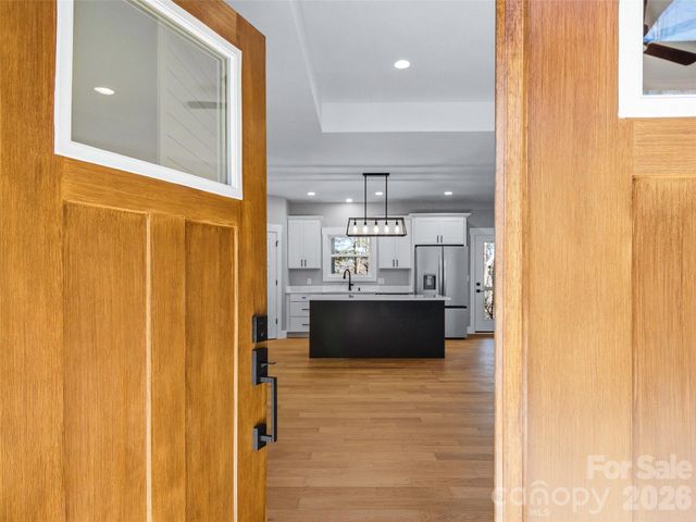 177 Shadow Run Road, Hendersonville, NC 28792