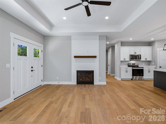 177 Shadow Run Road, Hendersonville, NC 28792