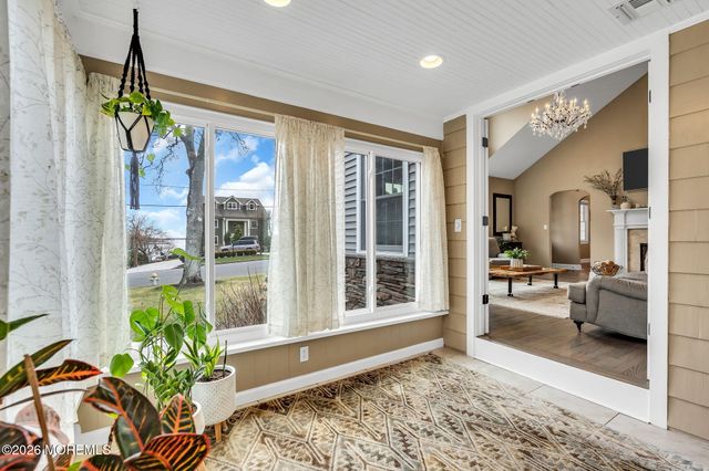 2 Cranmoor Drive, Toms River, NJ 08753