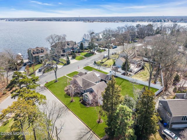2 Cranmoor Drive, Toms River, NJ 08753