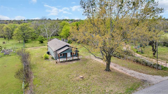 2615 N Rancho Lane, Ardmore, OK 73401