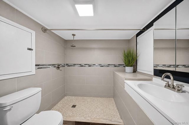 224-20 92nd Avenue, Queens Village, NY 11428
