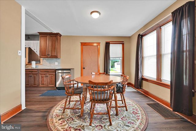 464 W MARKET ST, Hellam, PA 17406
