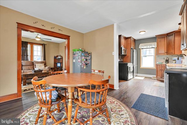 464 W MARKET ST, Hellam, PA 17406