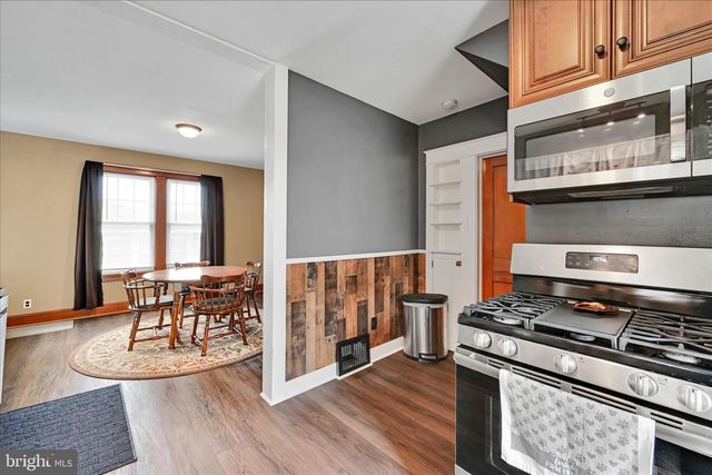 464 W MARKET ST, Hellam, PA 17406